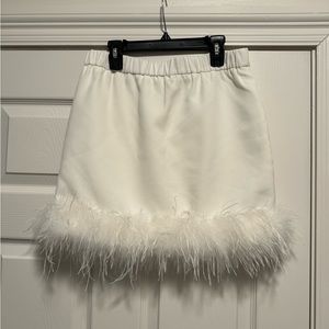 La’Ros White Feathered Skirt - Medium